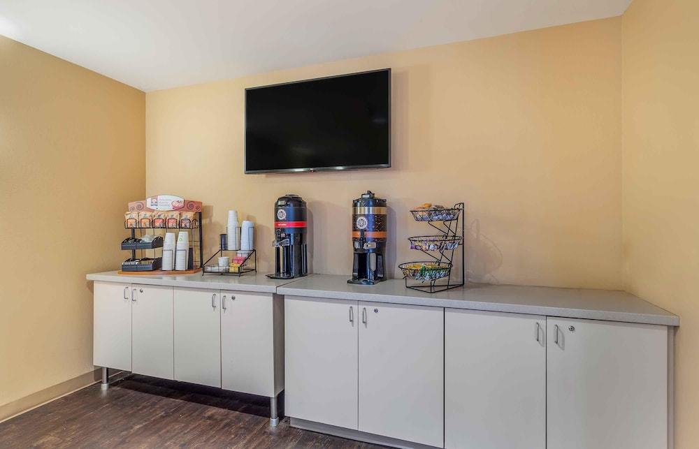 Extended Stay America Chicago Lombard Yorktown Center 46/53