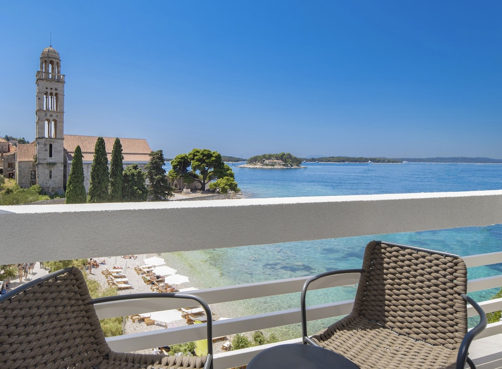 Beach Bay Hvar Hotel 24/27