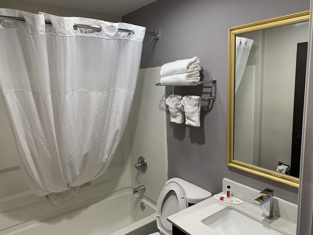 Microtel Inn And Suites Clarksville 15/30