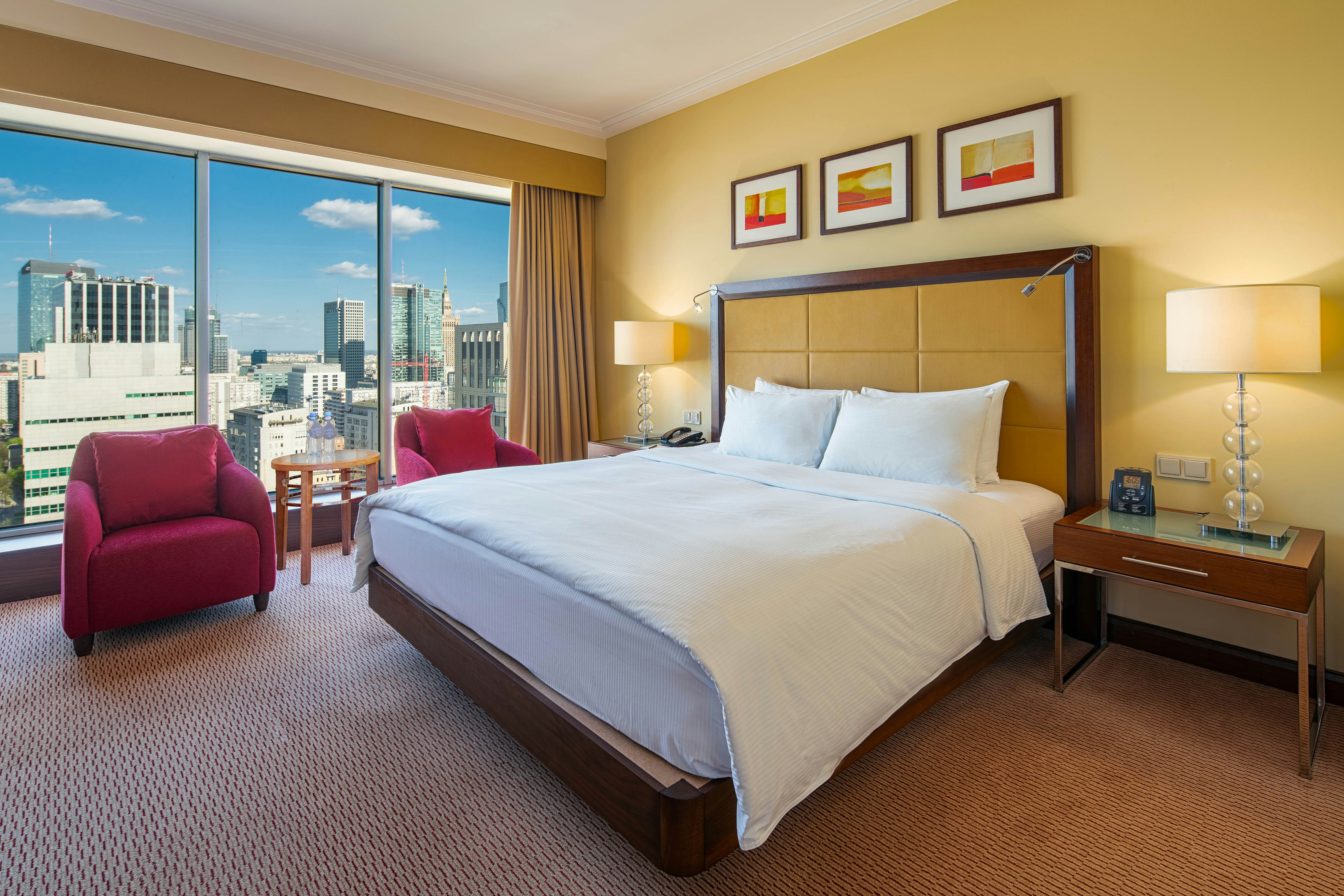 DELUXE, KING BED, CITY VIEW