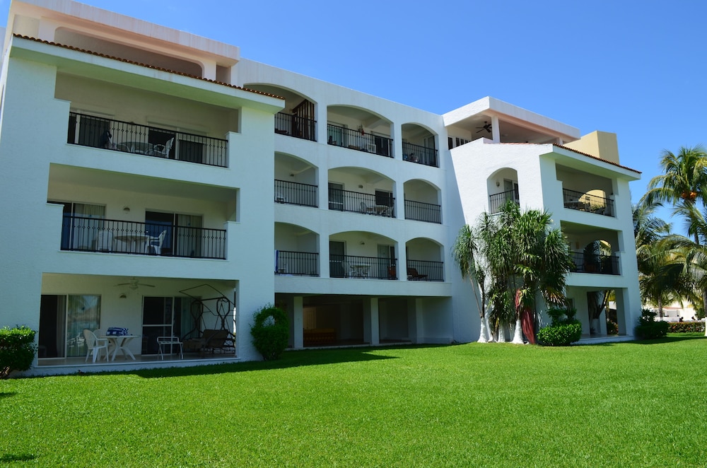Beachscape Kin Ha Villas and Suites 7/89