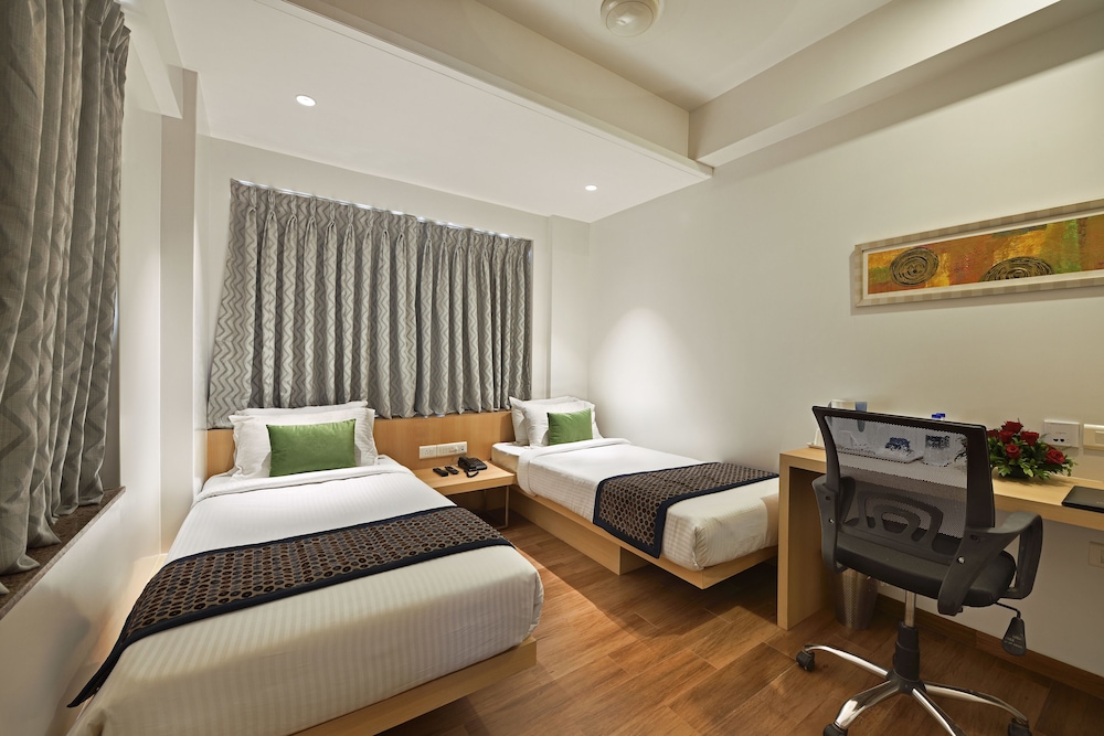 Hotel Leafio Marigold Marol 8/22
