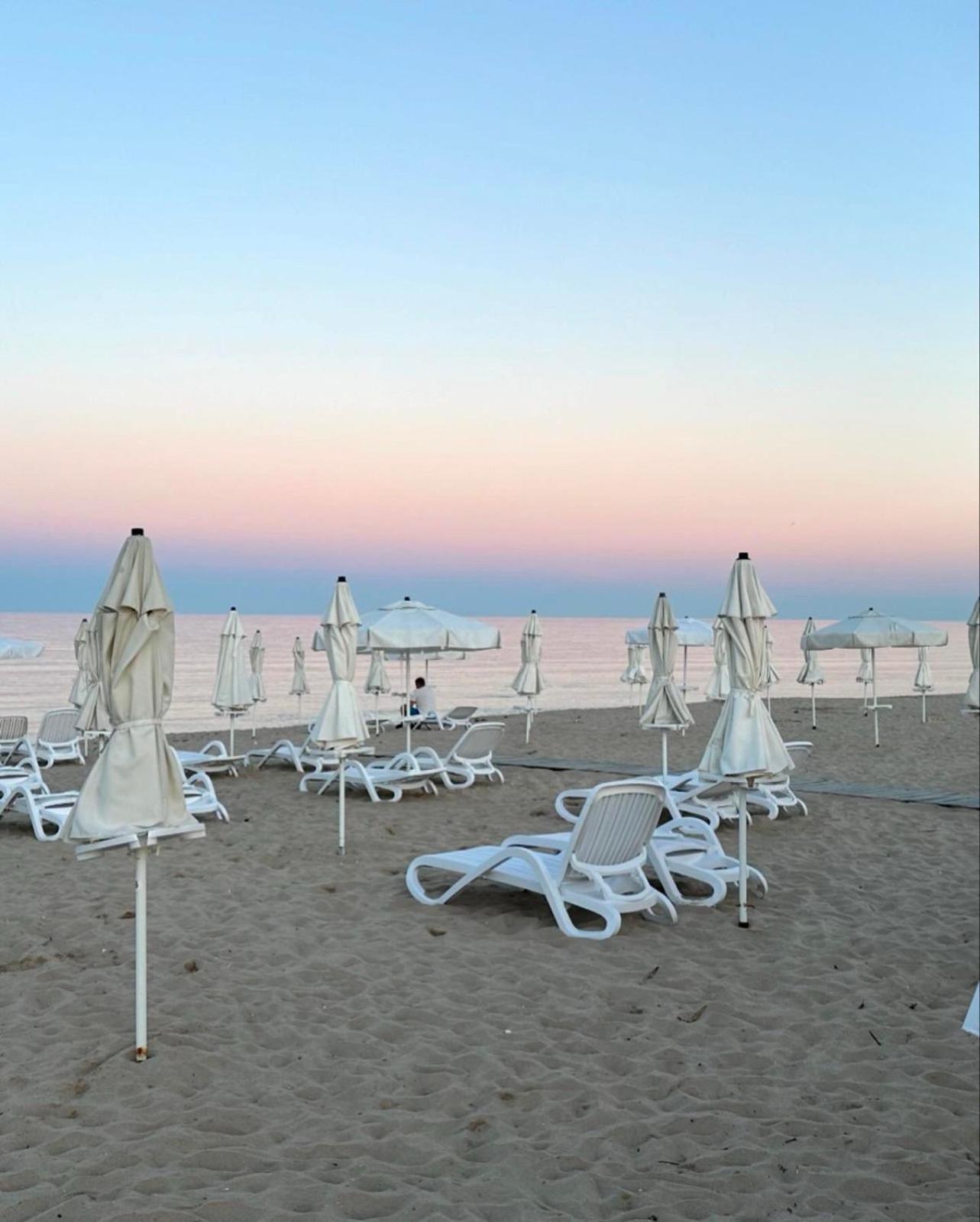 Aquamarine Hotel 45/49