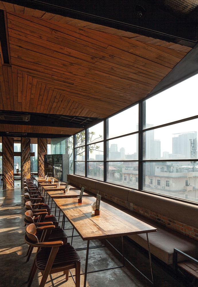 MIERS Kuningan, ARTOTEL Curated 15/38