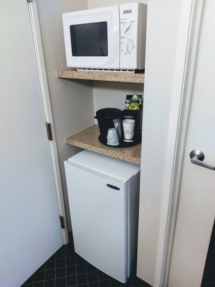 La Quinta Inn & Suites by Wyndham Melbourne Viera 35/56