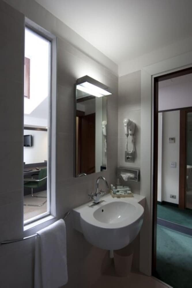 Arli Hotel Business And Wellness 39/41