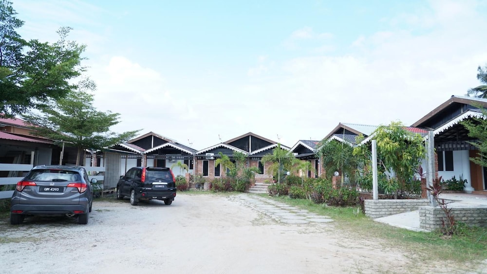 Pondok Muara Chalet 42/51
