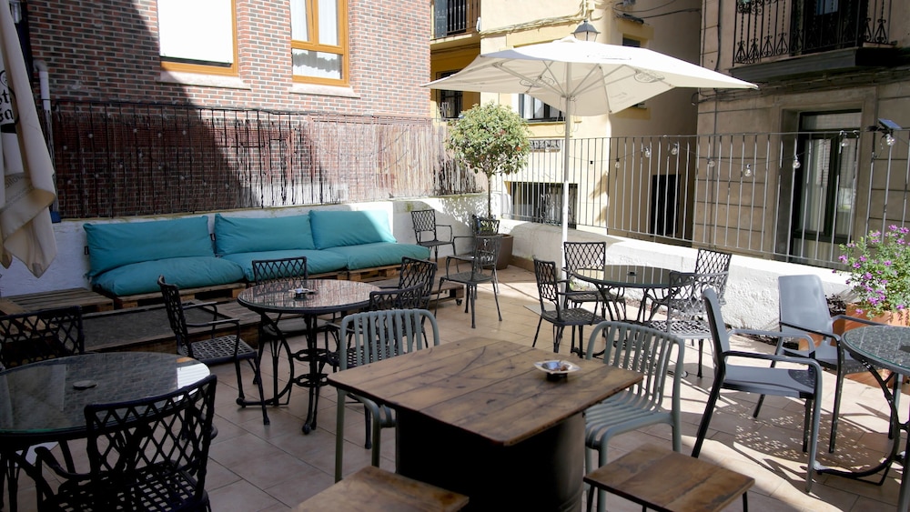 Hotel Branka، بيرميو 34/50