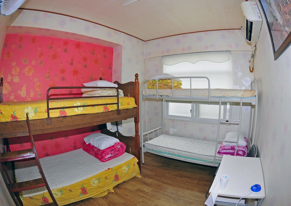 Hwaseong Guest House - Hostel 42/66