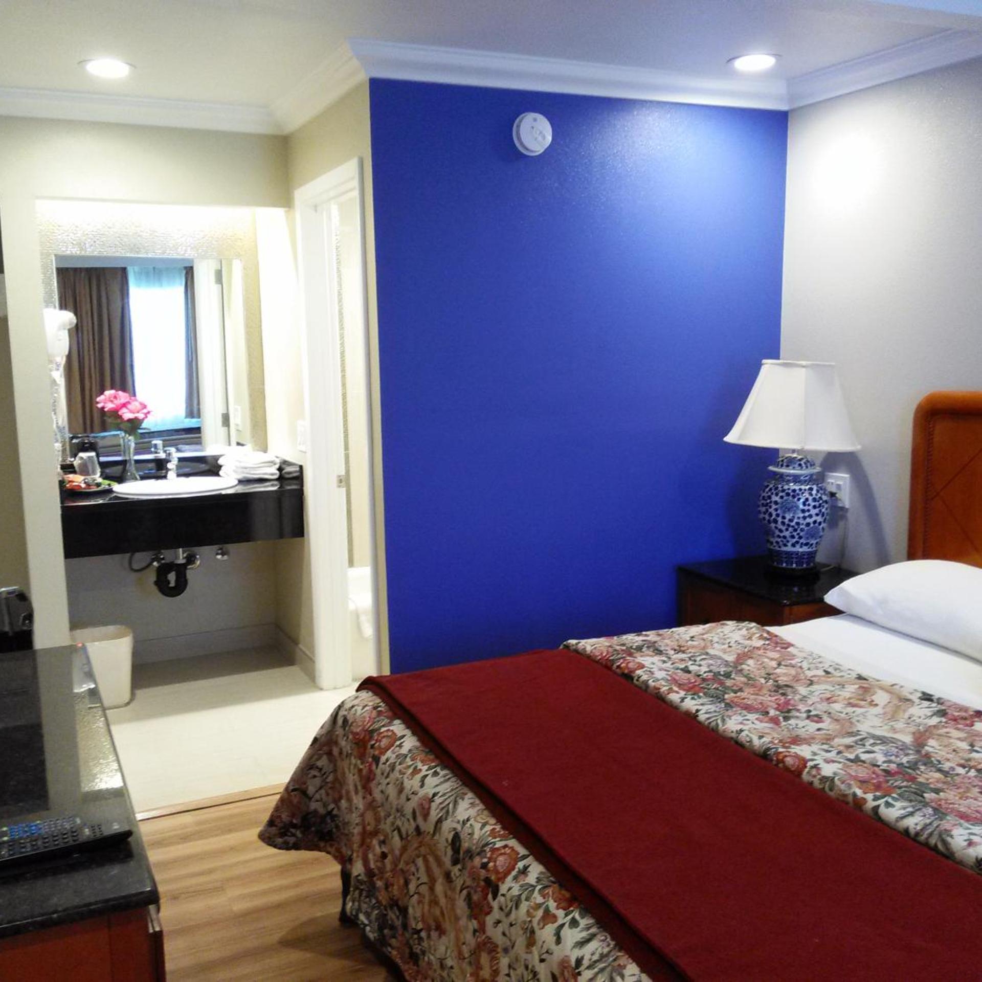 Highlander Motel 23/56