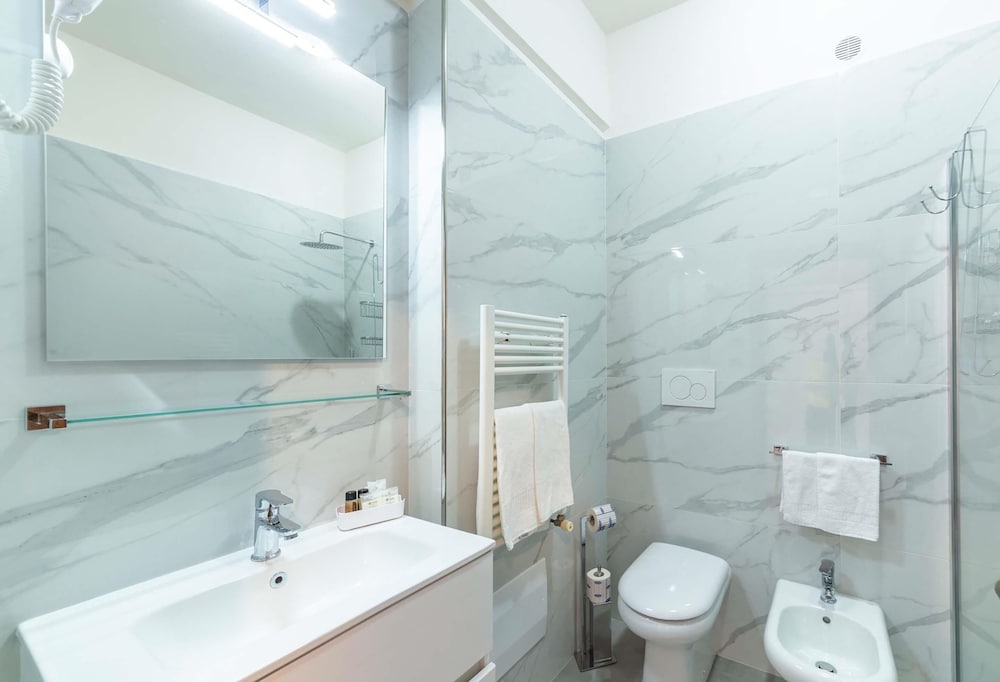 Hotel Sakura, Sure Hotel Collection by Best Western 66/66