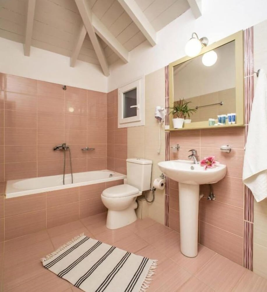 Vassilis Guest House 40/40
