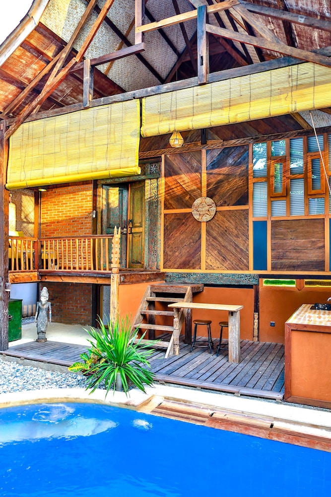 Apalagi Villas 2/50