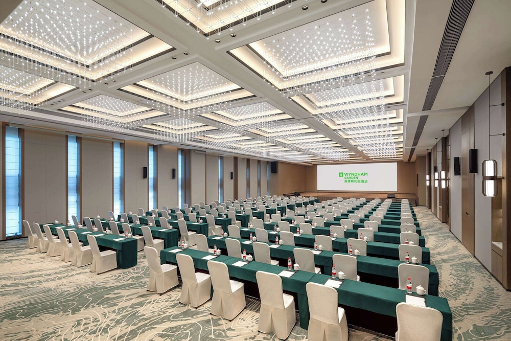 Wyndham Garden Xiangyang Xiangzhou 14/18