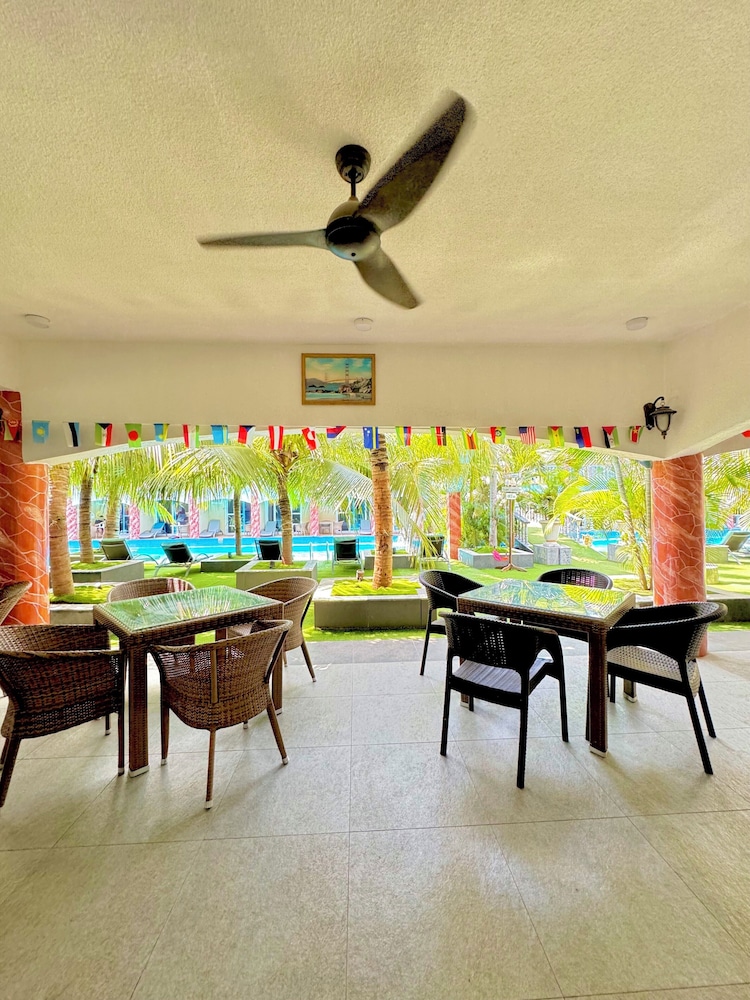 Roman Empire Panglao Boutique Hotel 37/50