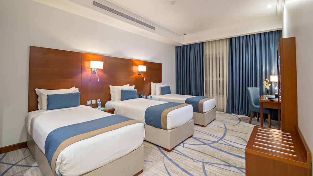 Deluxe, Triple, 3 Beds