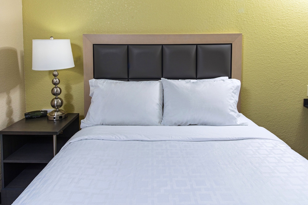 Candlewood Suites Appleton 9/38