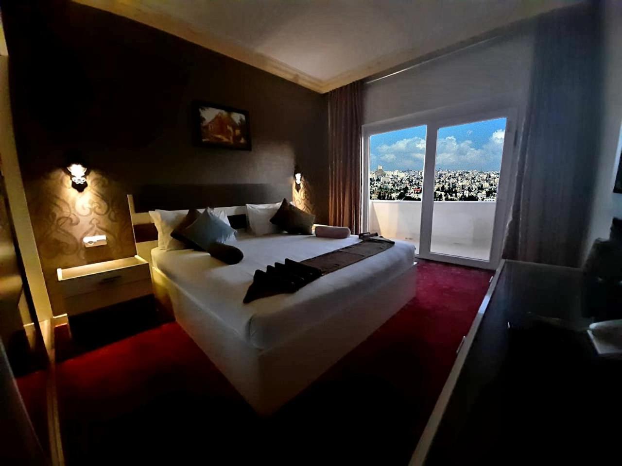 Balcony Hotel and Suites 15/49