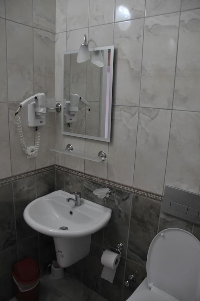 Tolay Hotel 25/28
