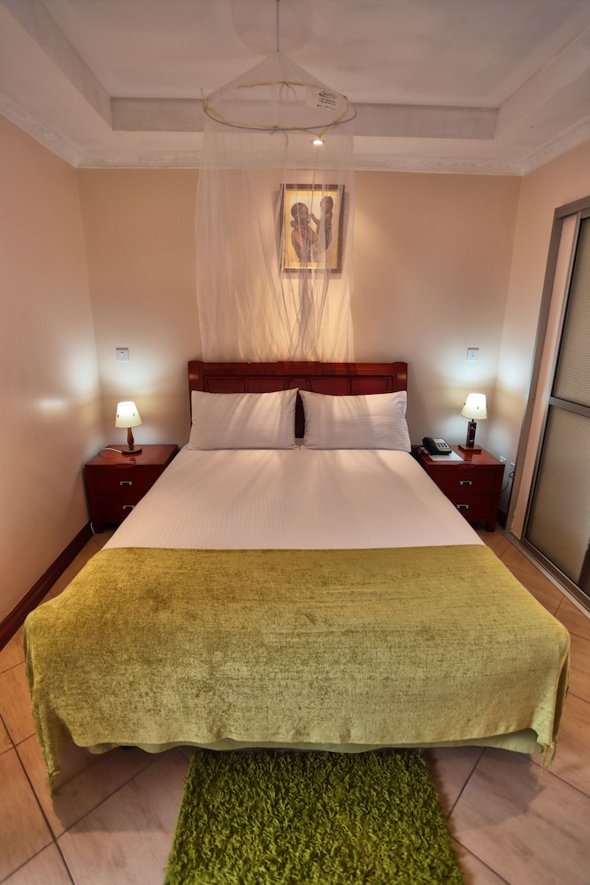 Longview Suites 12/51