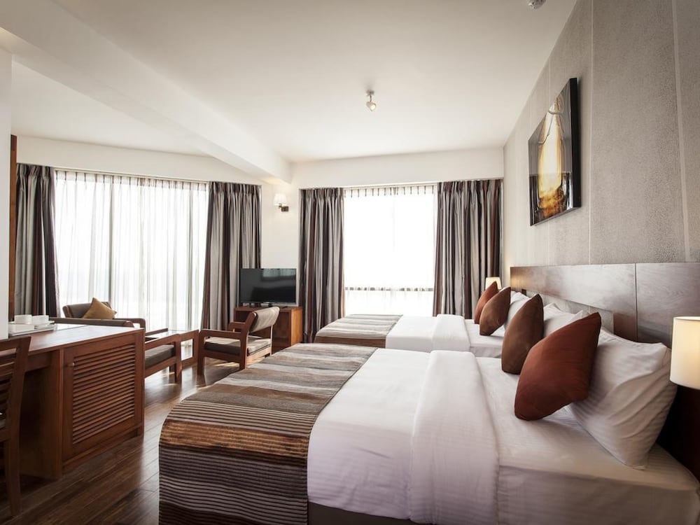 THE OCEAN COLOMBO 18/50