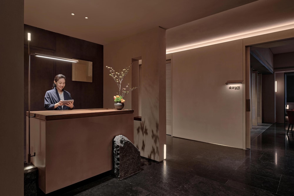 Alila Shanghai 8/61