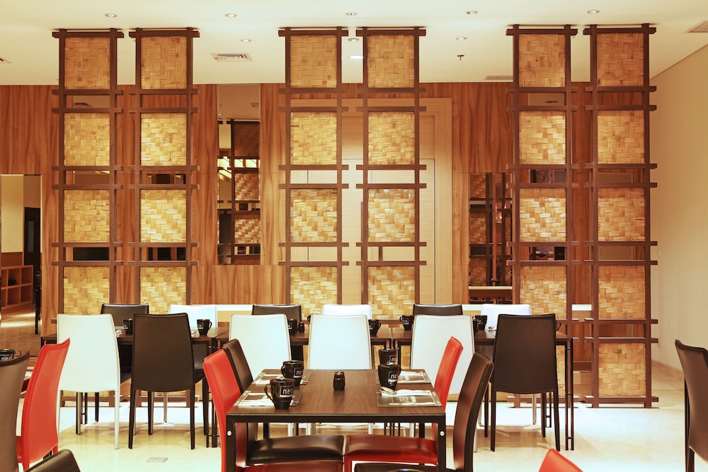 Hotel Neo Cirebon 36/51