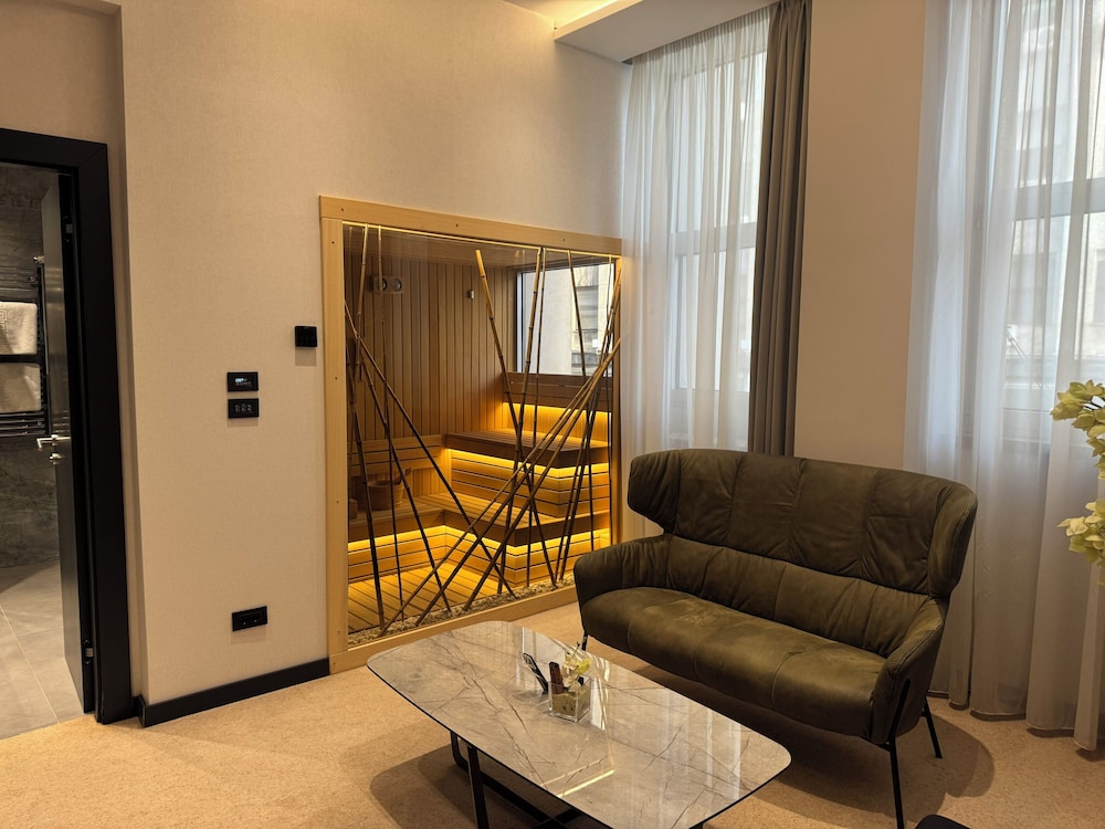 Atera Business Suites 30/42