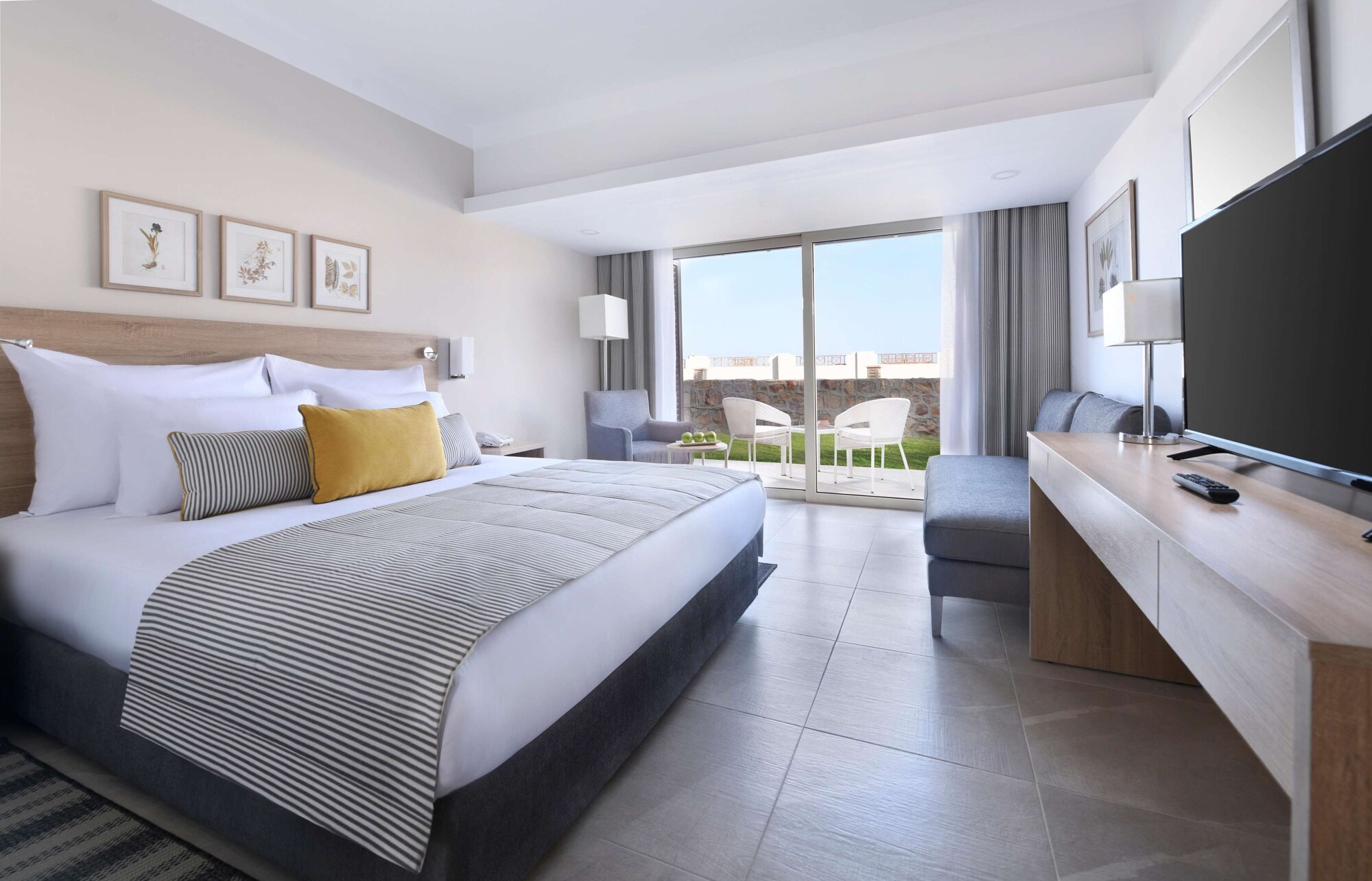 Superior, Family, Queen Bed, Garden View