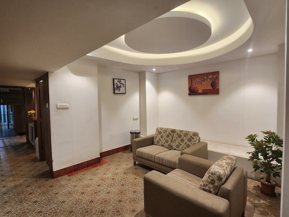 White Castle Corporate Residences 29/50