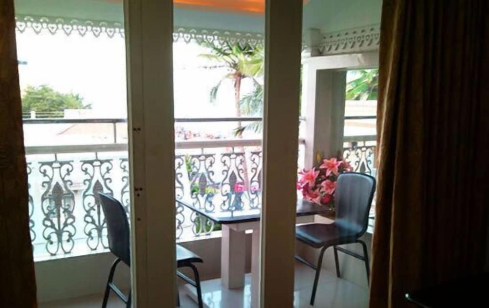 Lotus Bay View Hotel 20/25