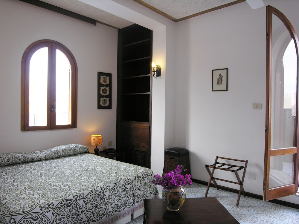 Hotel Carasco 27/71