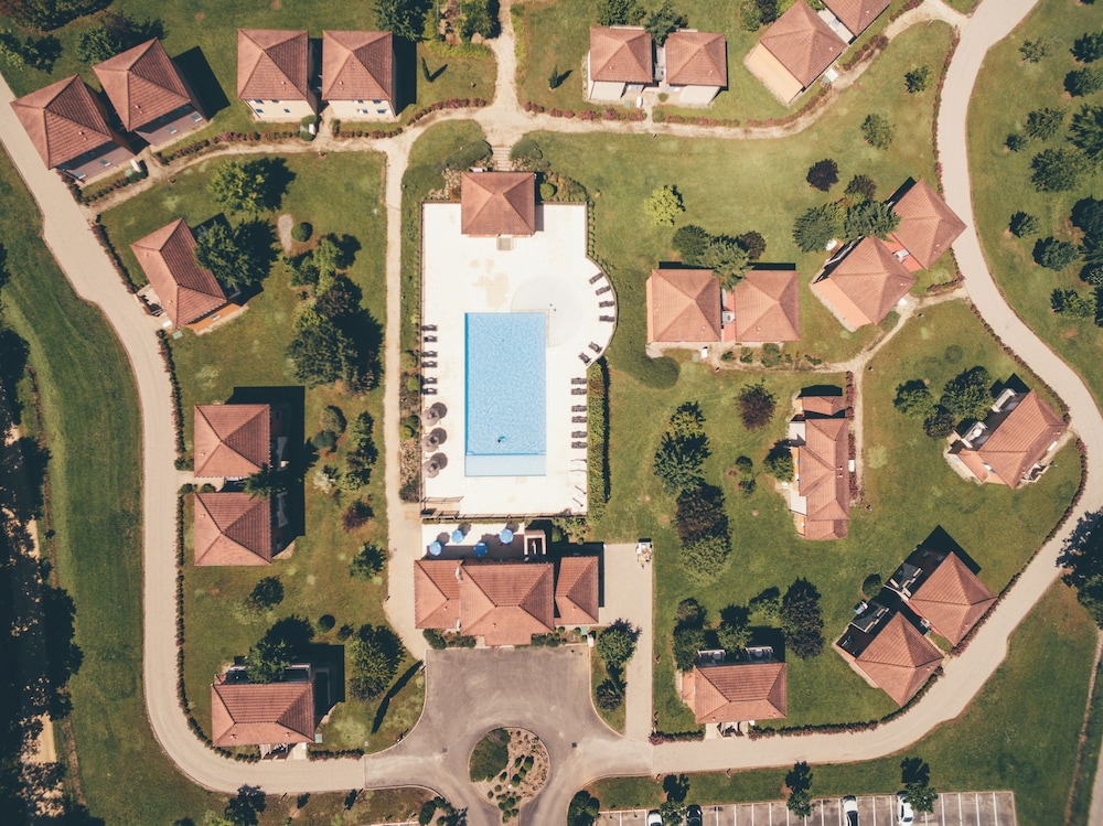TERRES DE FRANCE - DOMAINE DE CLAIRE RIVE 28/36