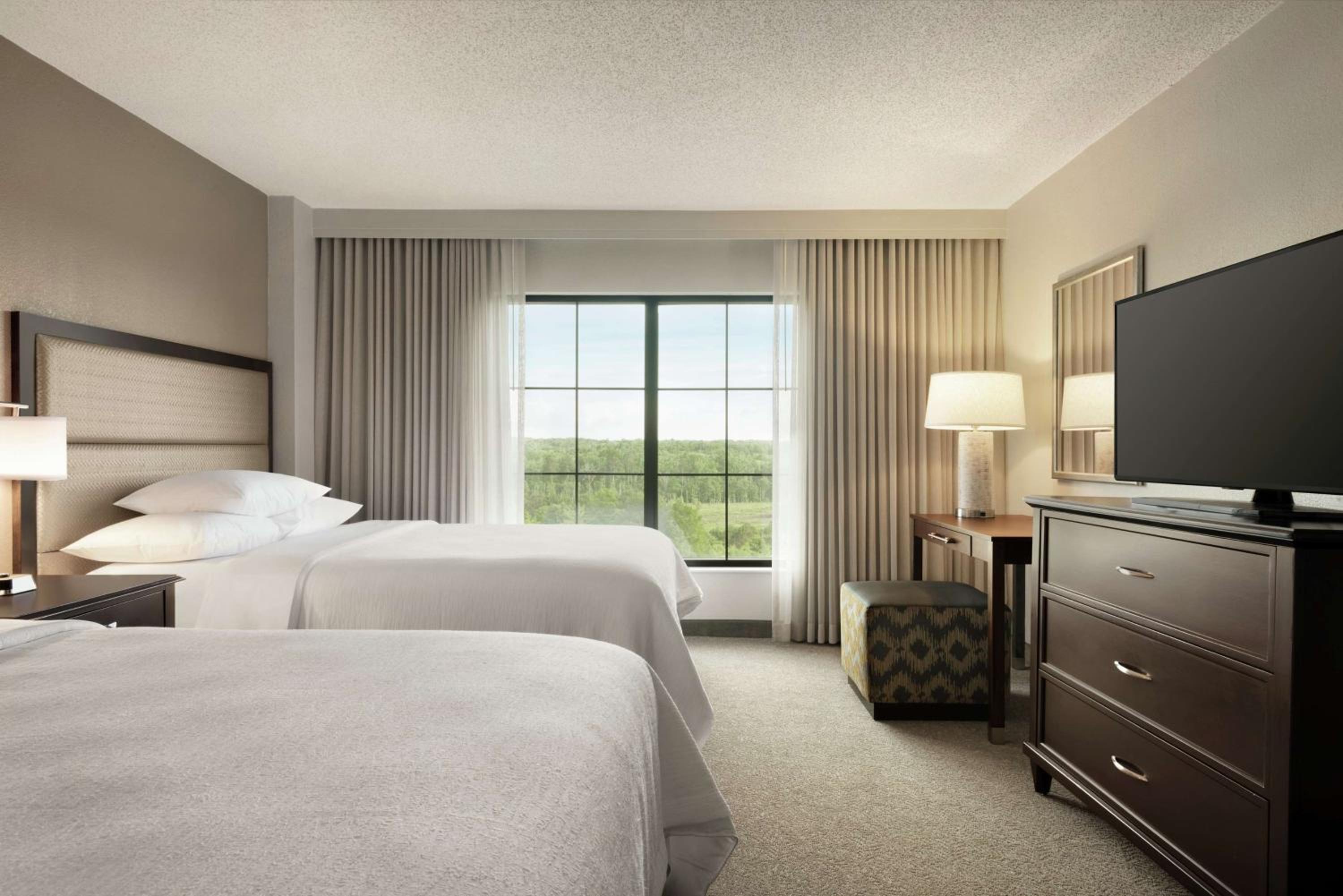2 ROOMS, SUITE, 2 QUEEN BEDS