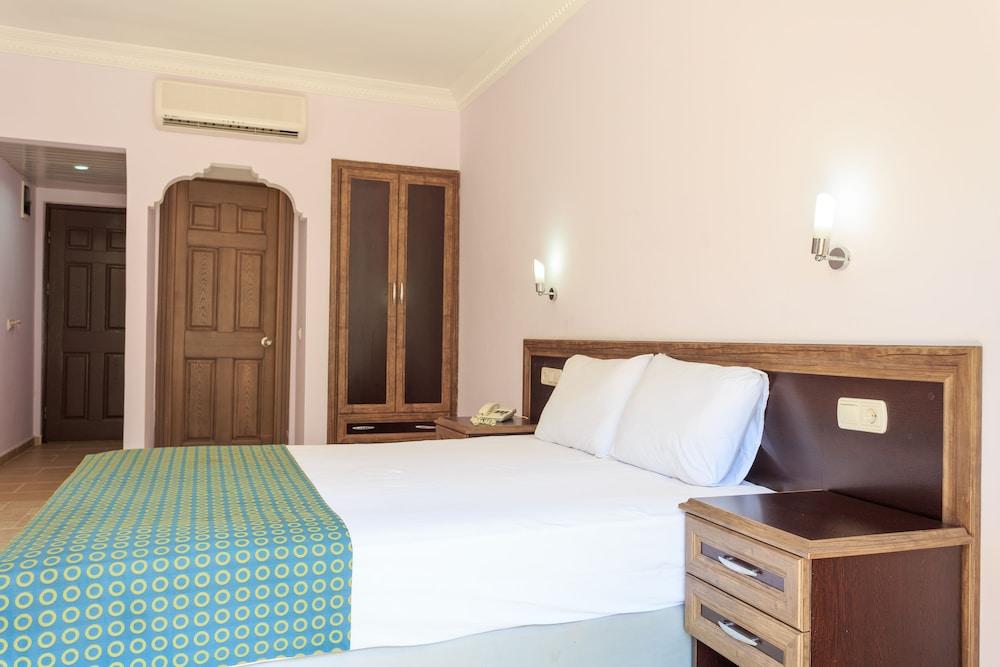 Flamingo Hotel 20/76
