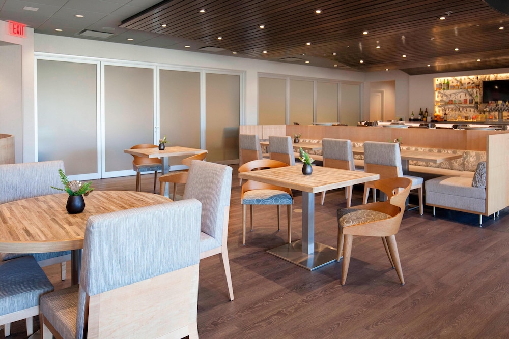 Rochester Airport Marriott 40/55