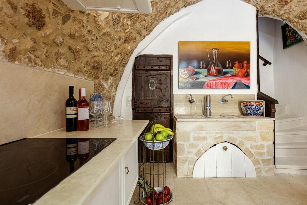 Antonia's House 7/50