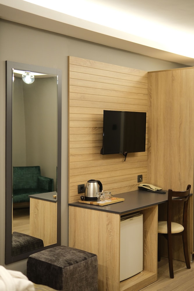 Cag Hotel 40/49