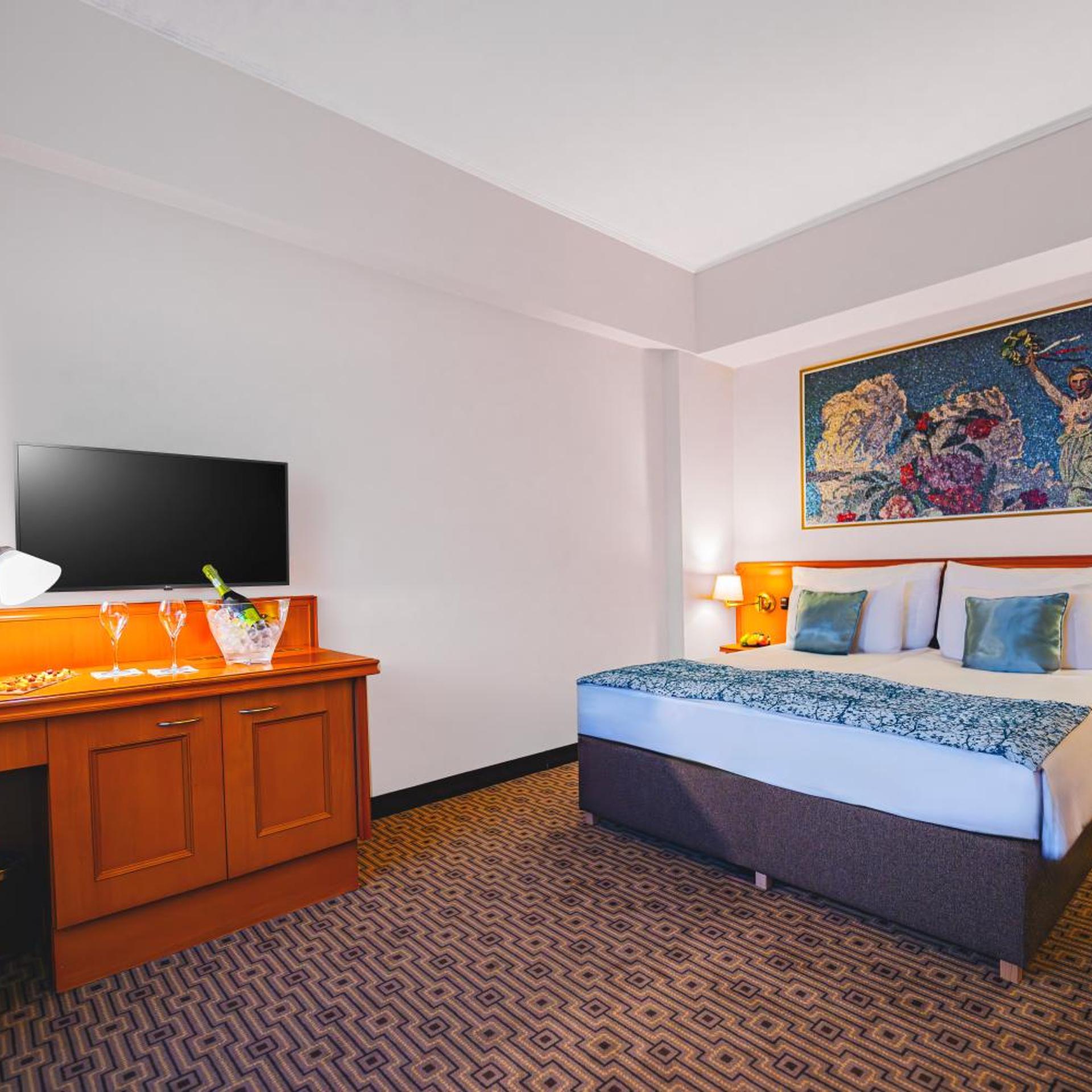 Tower, Deluxe, Suite, Panoramic View، Grand Hotel International 3/6