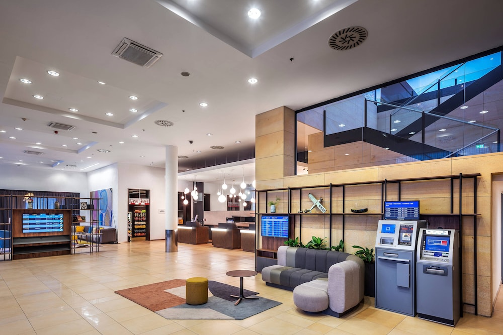 Courtyard By Marriott Prague Airport 9/59