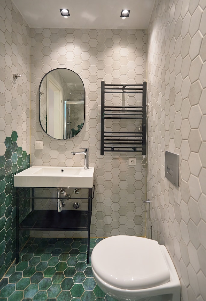 Urban Elephant Suites 24/24