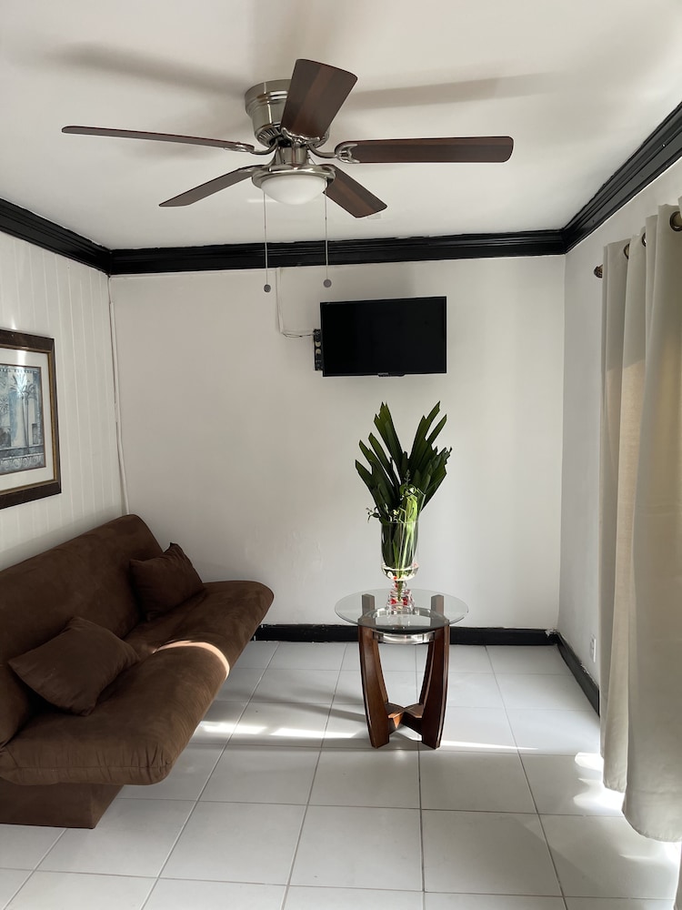 Coral Harbour Beach House And Villas 29/50