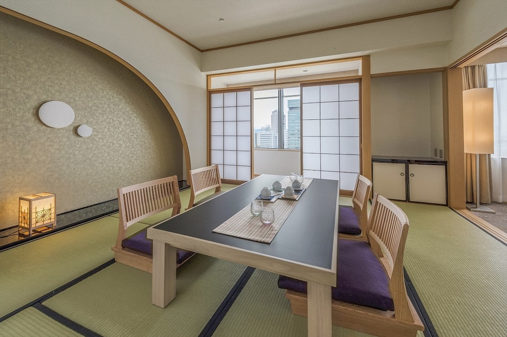 Hilton Fukuoka Sea Hawk 65/84