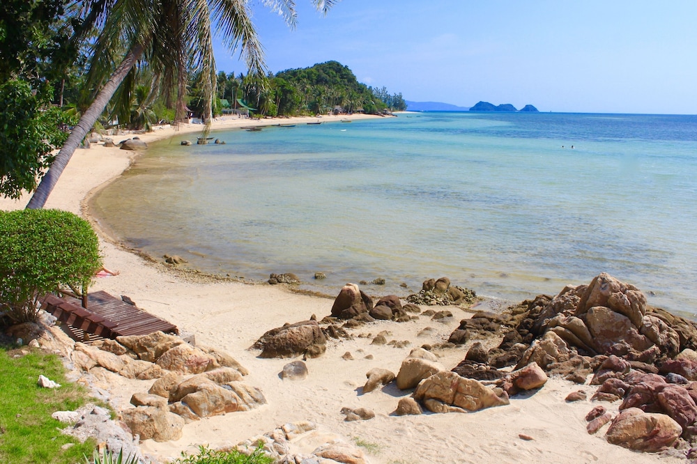 Beyond the Blue Horizon Villa Resort 70/73