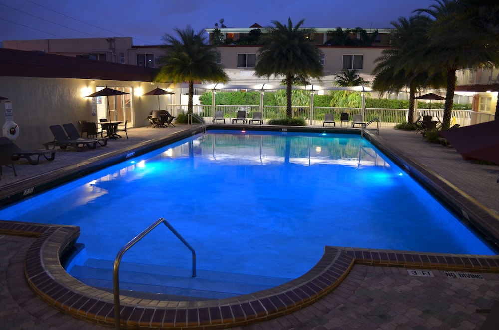 Ramada By Wyndham Miami Springs/Miami International Airport 10/48
