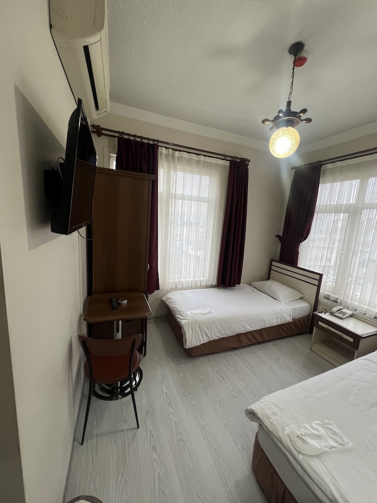 Headman Hotel 15/41