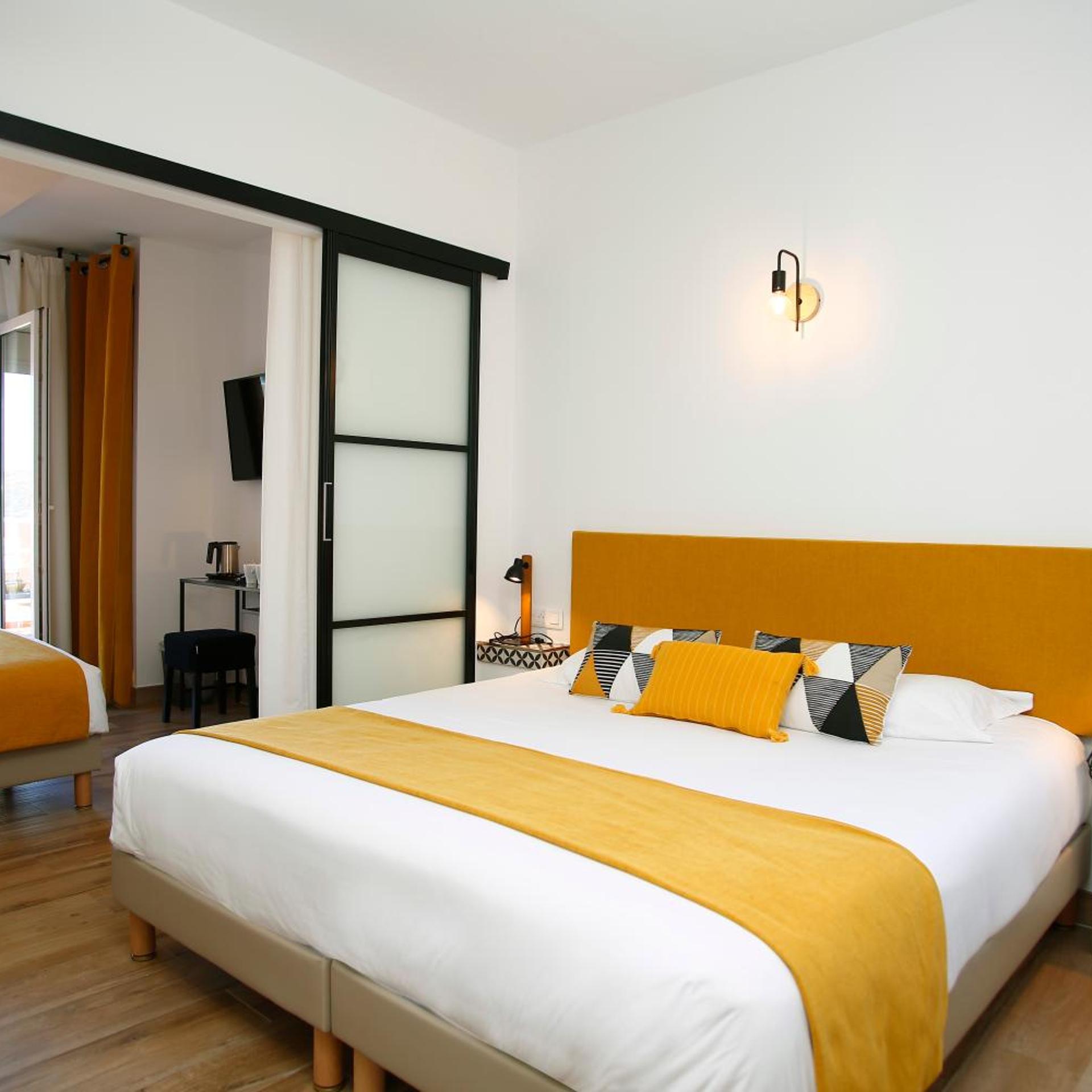 Panorama, Quadruple, Sea View, Balcony، Le Saint Erasme 2/6