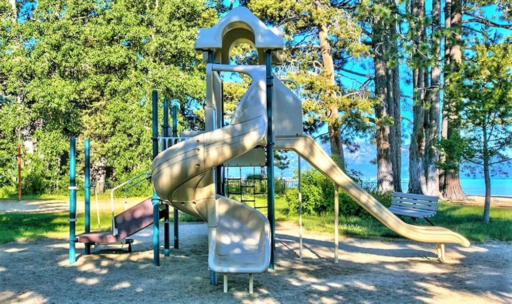 Tahoe Beach Ski Club 65/74