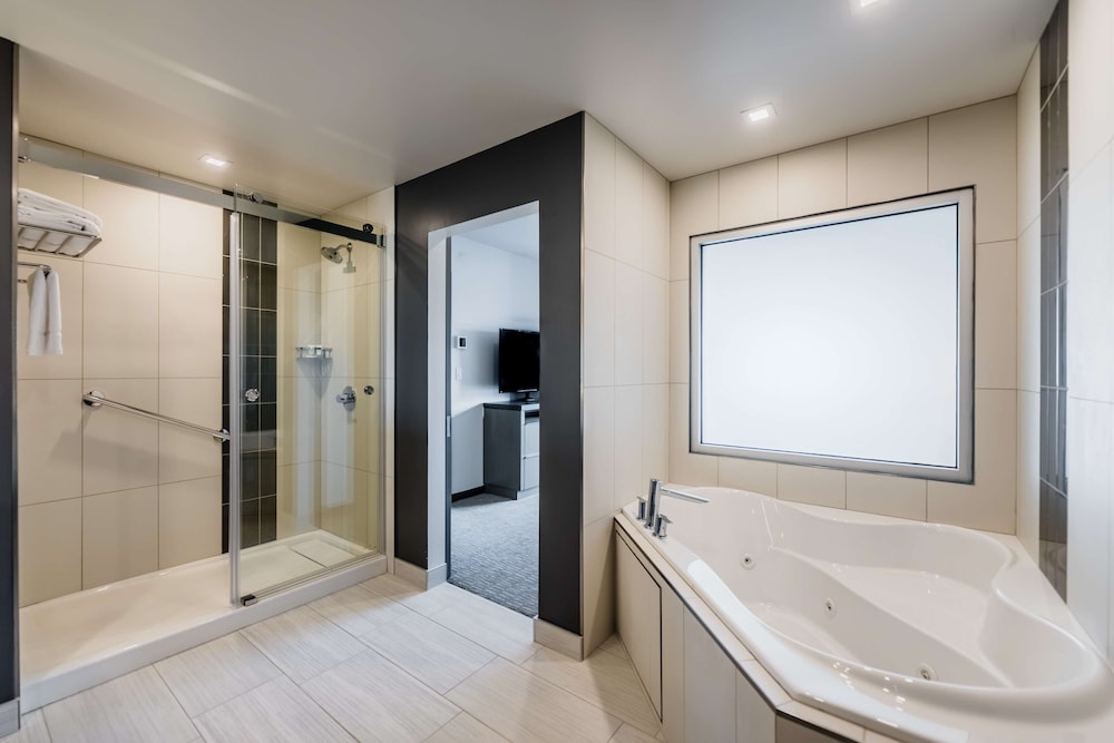 Hyatt House Winnipeg-South/Outlet Collection 31/32
