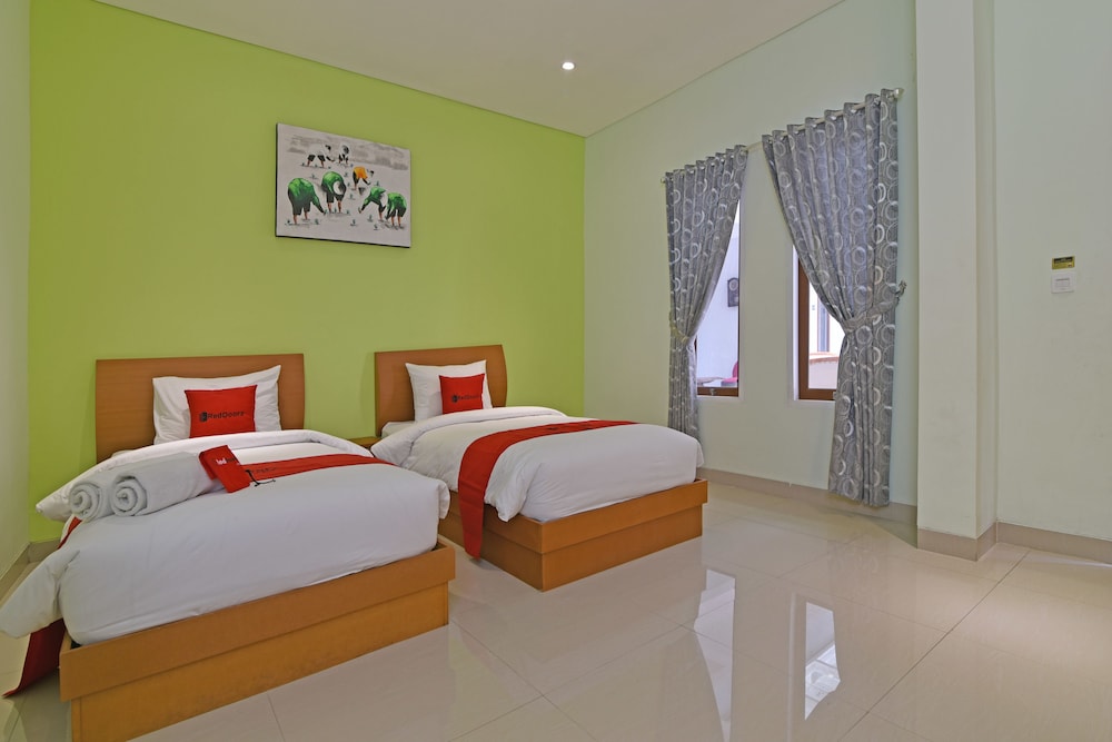 Reddoorz Plus @ Mahendradatta Denpasar 19/42
